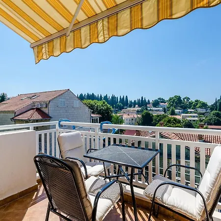 Apartman Princ Hrvoje- With Balcony