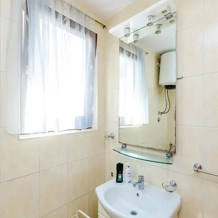 Princ Hrvoje- With Balcony Дубровник