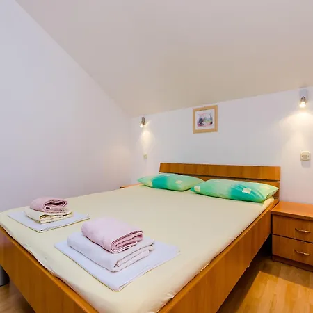 Princ Hrvoje- With Balcony Apartman *